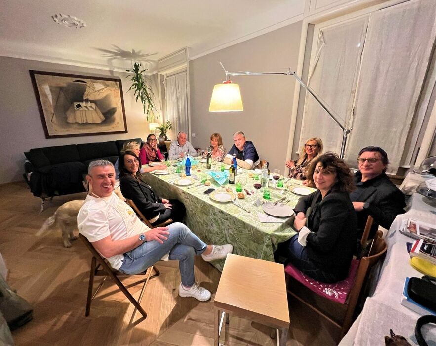 Cena Segreta a Casa di una Cesarina a Milano Cena Segreta a Casa di una Cesarina a Milano desktop picture