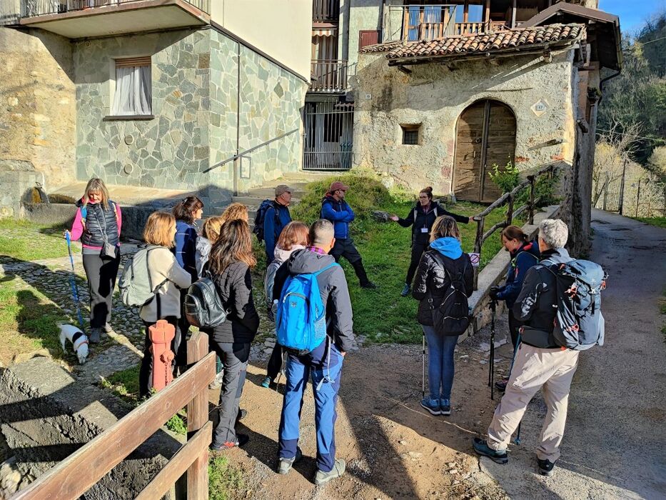 Trekking da Baiedo al Rifugio Riva: natura e leggende della Valsassina Trekking da Baiedo al Rifugio Riva: natura e leggende della Valsassina desktop picture
