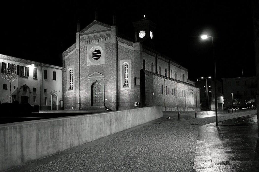 Tour Serale ad Alessandria: Lo Spettacolo Itinerante tra Arte e Folclore Tour Serale ad Alessandria: Lo Spettacolo Itinerante tra Arte e Folclore desktop picture