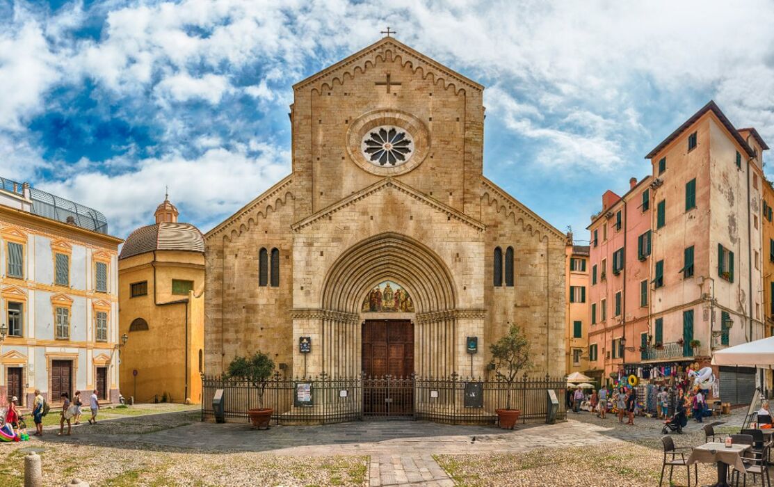 Passeggiata a Sanremo: tra Palazzi storici e Panorami mozzafiato Passeggiata a Sanremo: tra Palazzi storici e Panorami mozzafiato desktop picture