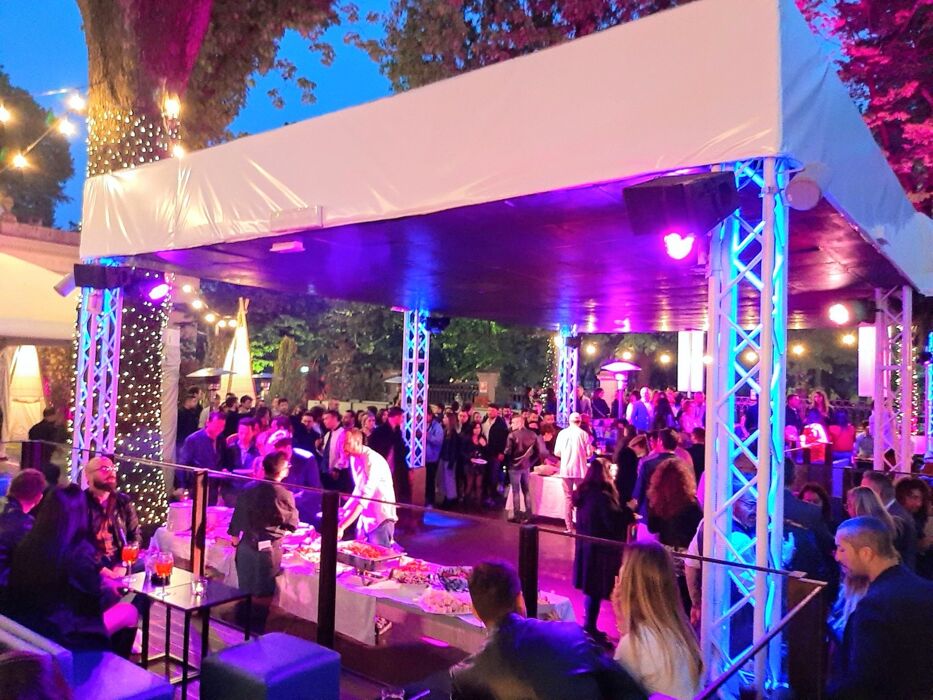 Apericena all'Aria Club di Milano Apericena all'Aria Club di Milano desktop picture