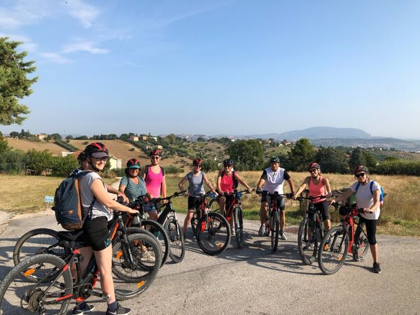 Event card Fine Settimana in E-bike nella Riviera del Conero e “I Colli dell’Infinito” cover image