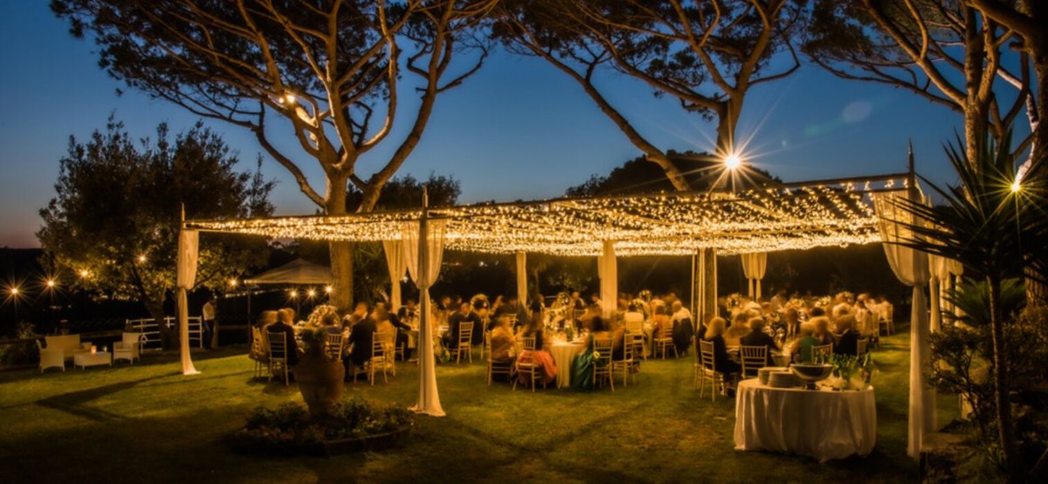 Fine settimana al Lago di Garda: festa Hawaiana in piscina con cena e Dj set Fine settimana al Lago di Garda: festa Hawaiana in piscina con cena e Dj set desktop picture