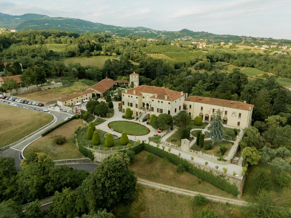 White Party in Villa Godi Malinverni: la Festa dell’Estate White Party in Villa Godi Malinverni: la Festa dell’Estate desktop picture