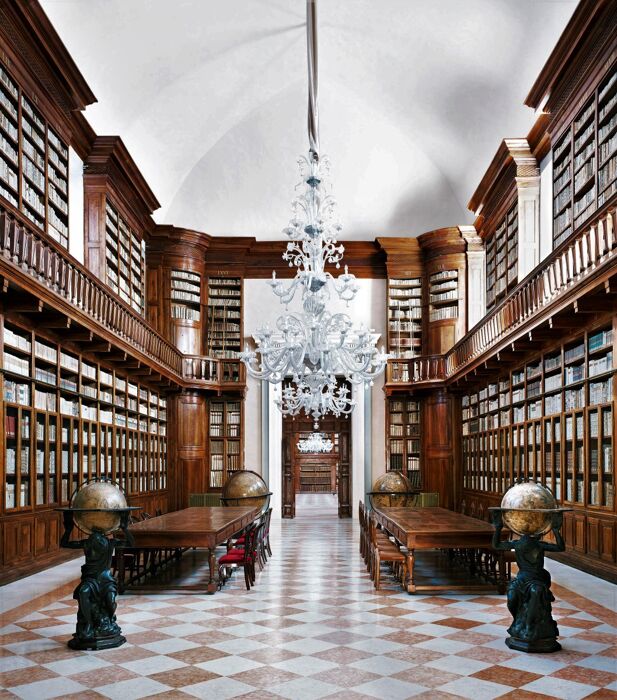 Tour a Mantova: la Biblioteca Teresiana e il Museo dei Vigili del Fuoco Tour a Mantova: la Biblioteca Teresiana e il Museo dei Vigili del Fuoco desktop picture