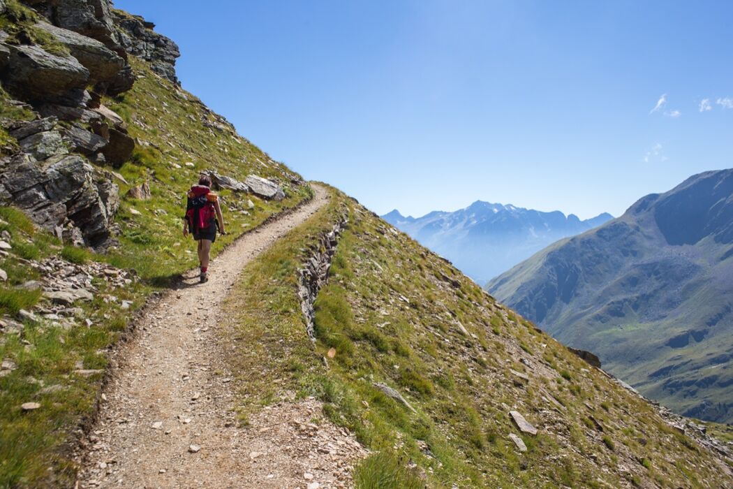 Trekking ad alta quota: sulle tracce di San Glisente Trekking ad alta quota: sulle tracce di San Glisente desktop picture