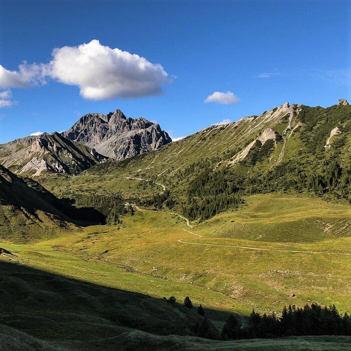 Trekking a Cima Laione, nel regno del granito Trekking a Cima Laione, nel regno del granito desktop picture