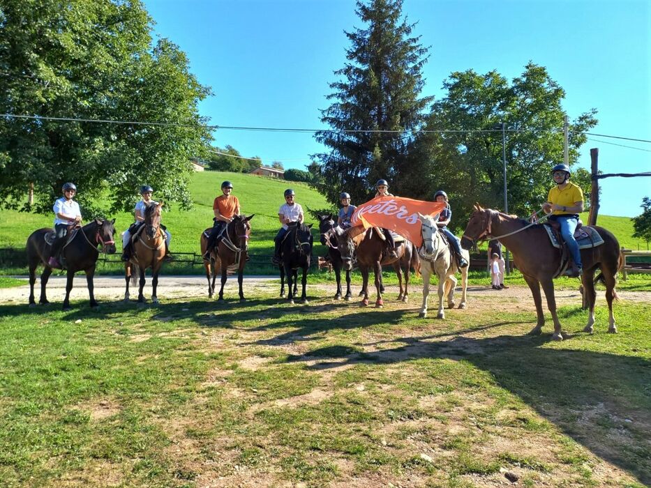 Passeggiata a Cavallo sulle pendici del monte Baldo Passeggiata a Cavallo sulle pendici del monte Baldo desktop picture