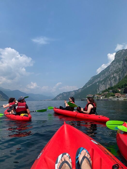 Tour in Kayak sul lago di Como costeggiando il monte Moregallo Tour in Kayak sul lago di Como costeggiando il monte Moregallo desktop picture