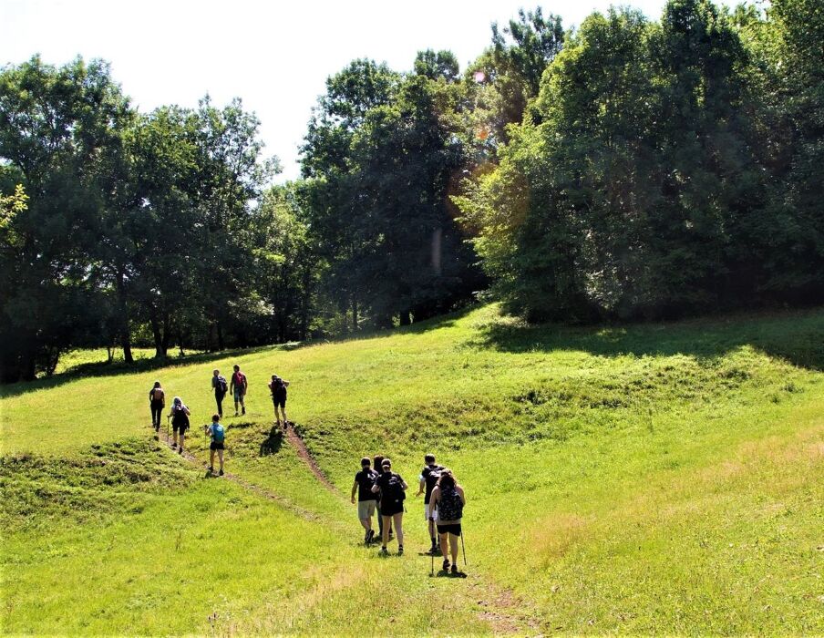 Escursione ad Asiago lungo l’antica Strada del Costo Escursione ad Asiago lungo l’antica Strada del Costo desktop picture