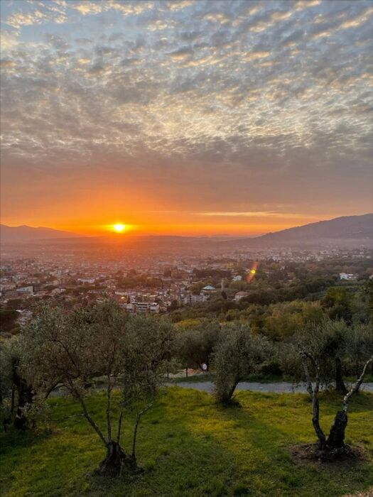 Passeggiata serale alla Panchina Gigante con bagno in piscina Passeggiata serale alla Panchina Gigante con bagno in piscina desktop picture