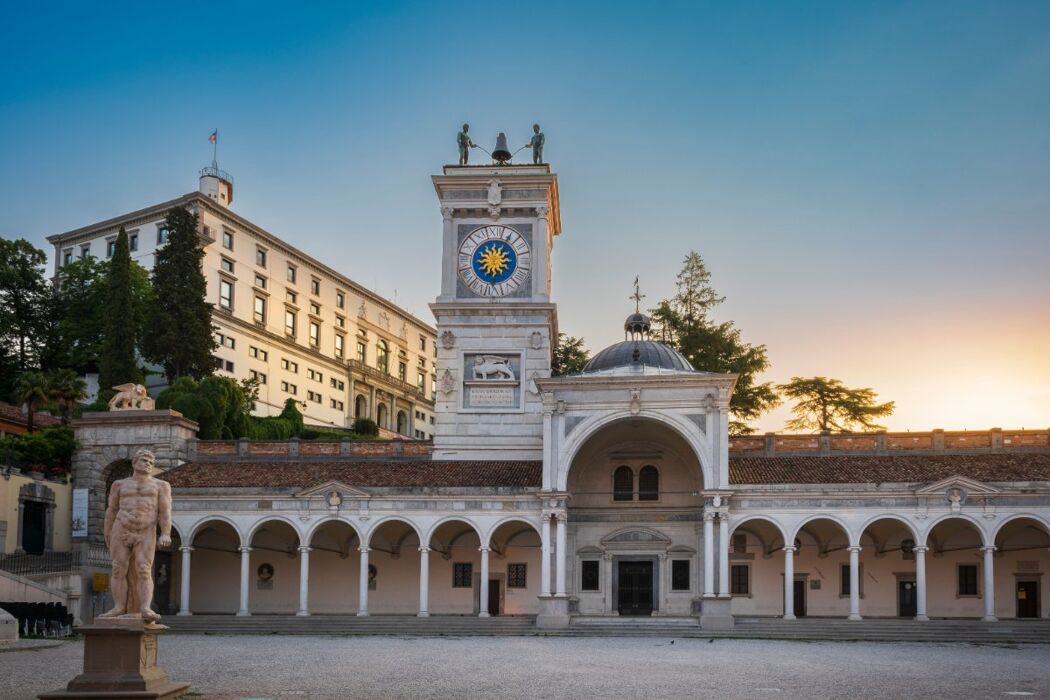 Tour serale a Udine: la città di donne dalle mani laboriose Tour serale a Udine: la città di donne dalle mani laboriose desktop picture