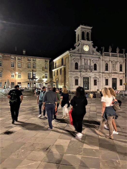 Tour serale a Udine: la città di donne dalle mani laboriose Tour serale a Udine: la città di donne dalle mani laboriose desktop picture