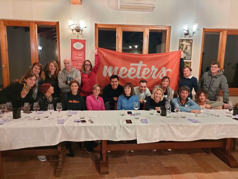 Apericena in vigna con esperienza di vendemmia Apericena in vigna con esperienza di vendemmia desktop picture