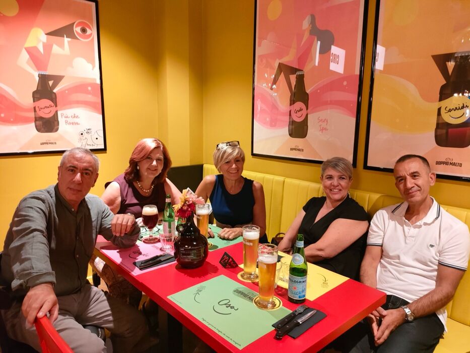 Serata alla birreria Doppio Malto di Milano Porta Romana Serata alla birreria Doppio Malto di Milano Porta Romana desktop picture