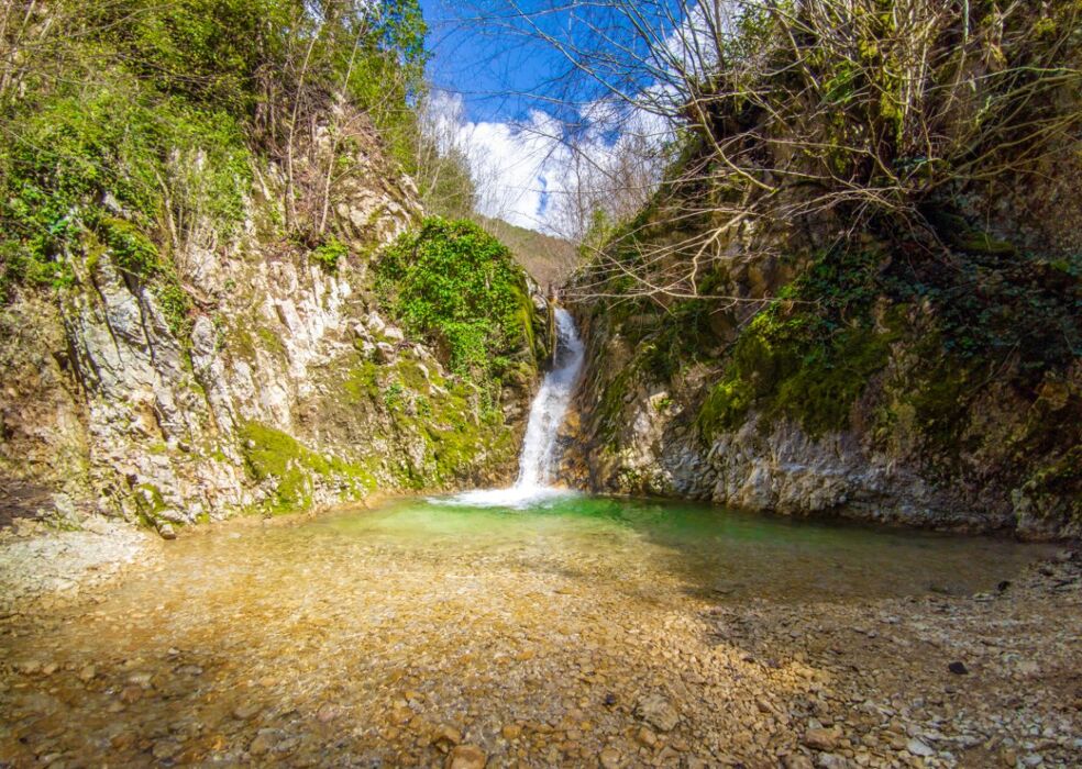 Trekking al sorprendente Abisso del Revotano Trekking al sorprendente Abisso del Revotano desktop picture