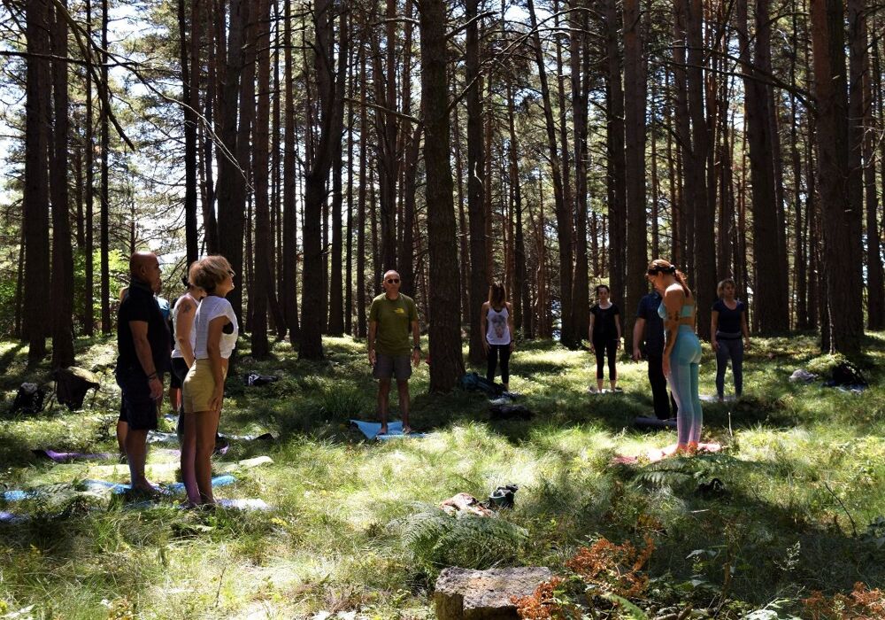 Yoga Vinyasa con vista mozzafiato sul Lago di Como Yoga Vinyasa con vista mozzafiato sul Lago di Como desktop picture
