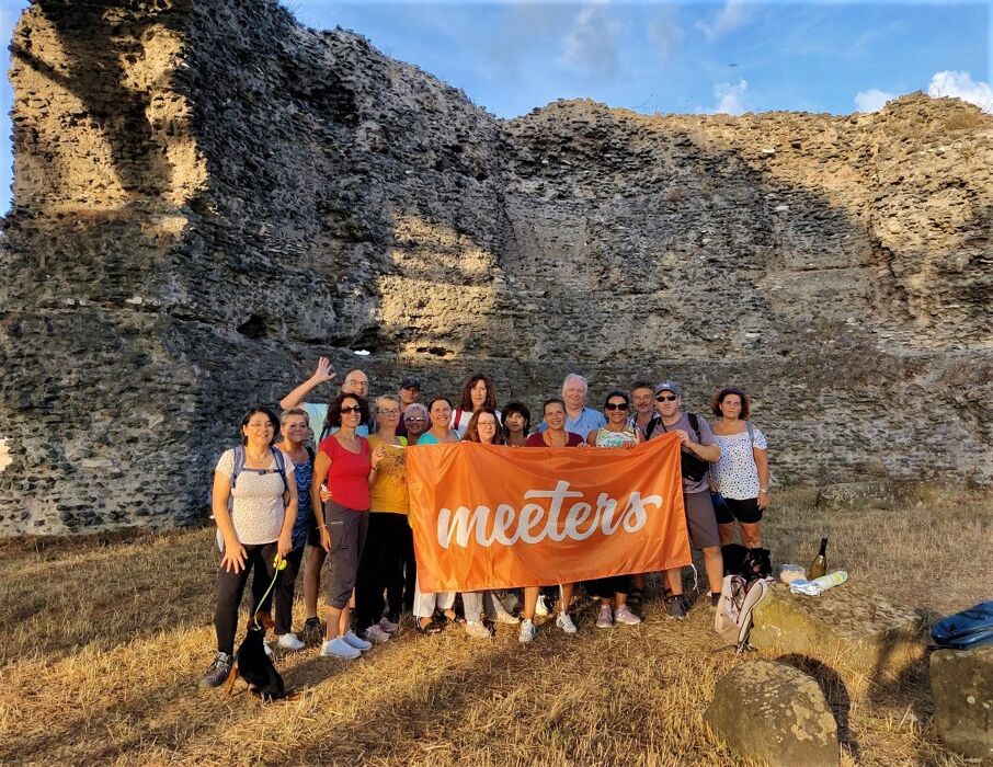 La via Appia Antica al tramonto: Percorso tra storia e archeologia La via Appia Antica al tramonto: Percorso tra storia e archeologia desktop picture