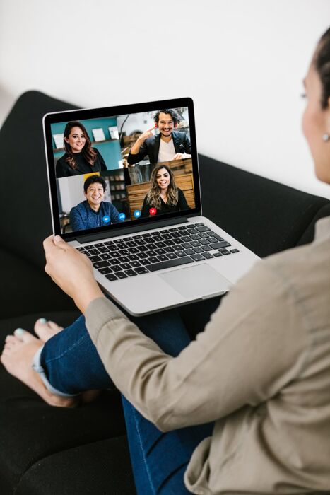 Benvenuti al Salotto Meeters: Incontri virtuali per migliorare se stessi Benvenuti al Salotto Meeters: Incontri virtuali per migliorare se stessi desktop picture