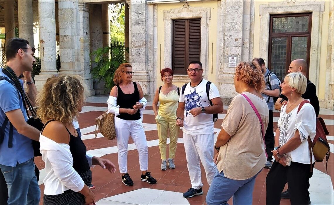 Tour serale a Montecatini: la celebre Funicolare e le Terme Tettuccio Tour serale a Montecatini: la celebre Funicolare e le Terme Tettuccio desktop picture