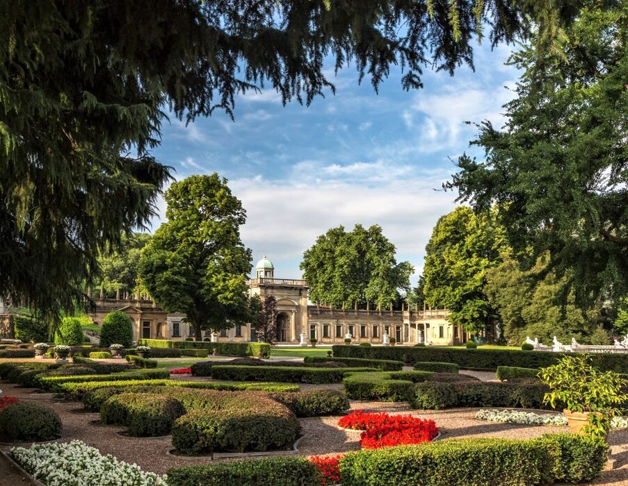 Apericena con Spettacolo Teatrale nella sontuosa Villa Litta Apericena con Spettacolo Teatrale nella sontuosa Villa Litta desktop picture