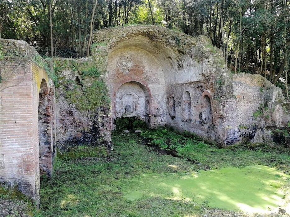 Passeggiata archeologica al tramonto nel Parco della Caffarella Passeggiata archeologica al tramonto nel Parco della Caffarella desktop picture