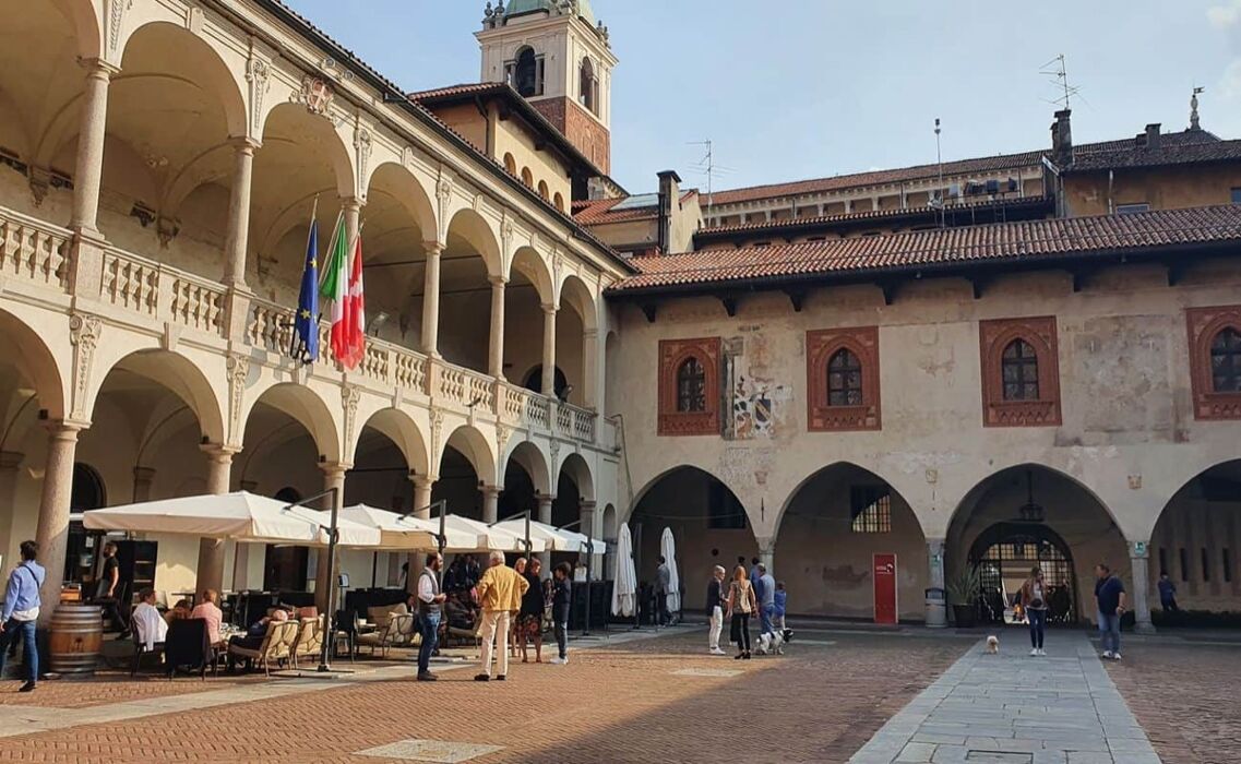 Aperitivo Esperienziale con Tutor esperta per conoscersi meglio Aperitivo Esperienziale con Tutor esperta per conoscersi meglio desktop picture