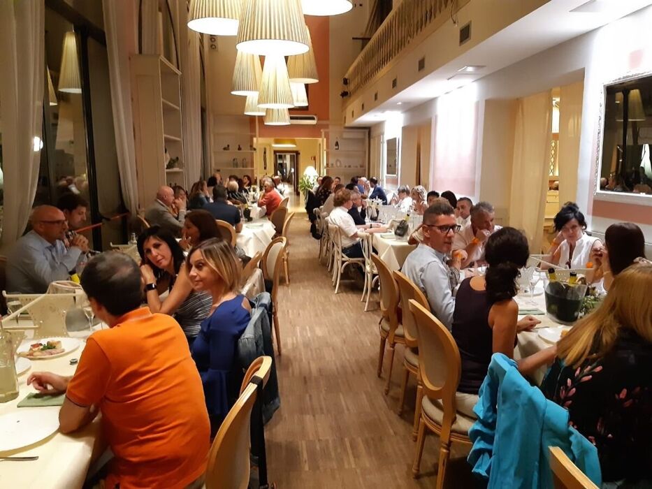 Serata tra pizza e musica a bordo piscina in una Villa del 1800 con Pernottamento in Hotel Serata tra pizza e musica a bordo piscina in una Villa del 1800 con Pernottamento in Hotel desktop picture