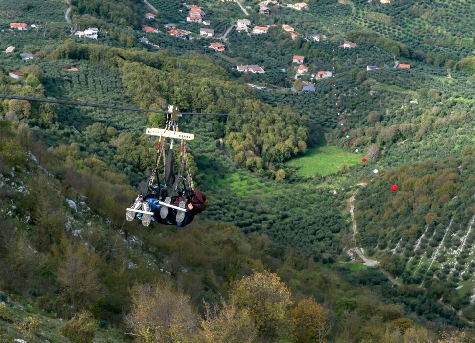 Volo Zipline a Rocca Massima: la planata più lunga d’Europa Volo Zipline a Rocca Massima: la planata più lunga d’Europa desktop picture