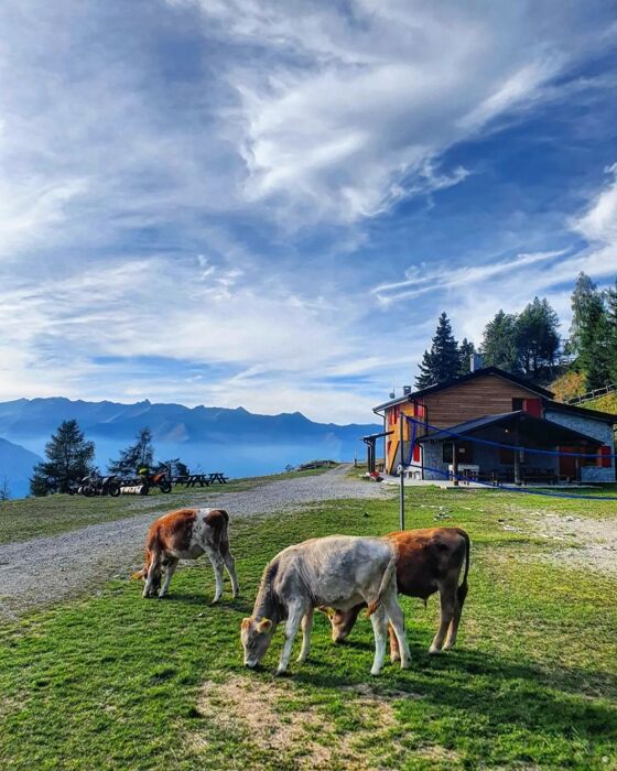 Trekking in Val Camonica: al cospetto dei Monti Sacri Trekking in Val Camonica: al cospetto dei Monti Sacri desktop picture