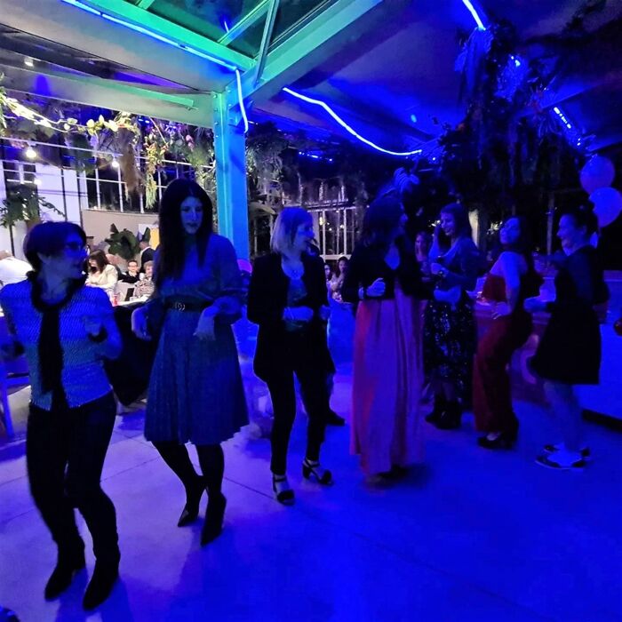 Festa dei Single: Apericena con musica e Dj set a Milano Festa dei Single: Apericena con musica e Dj set a Milano desktop picture