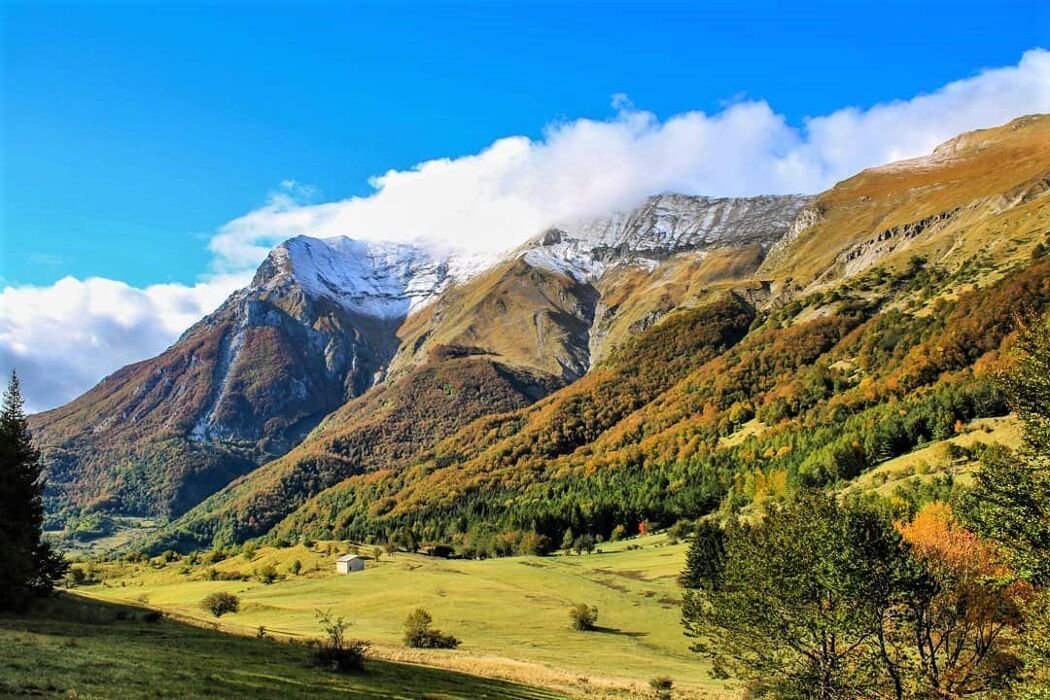 Il Sentiero dei Mietitori : Trekking tra colori e profumi d’autunno Il Sentiero dei Mietitori : Trekking tra colori e profumi d’autunno desktop picture