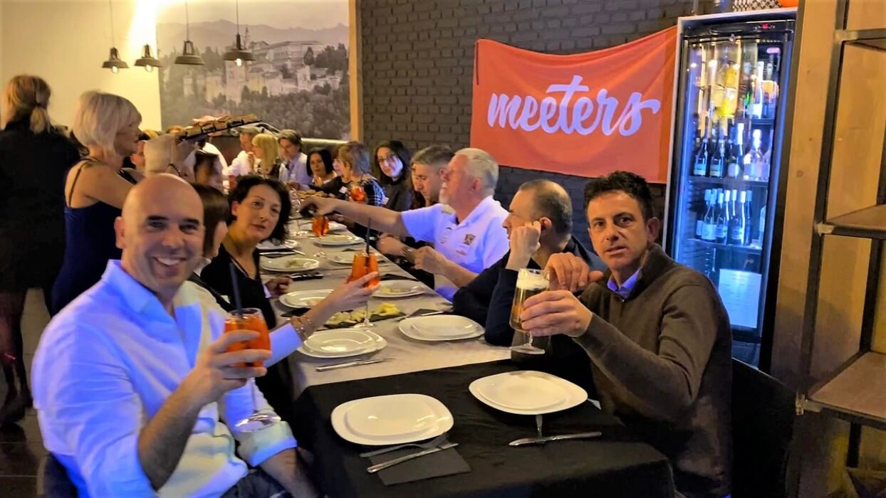 Festa dei Single: Cena in barca a Ferrara Festa dei Single: Cena in barca a Ferrara desktop picture