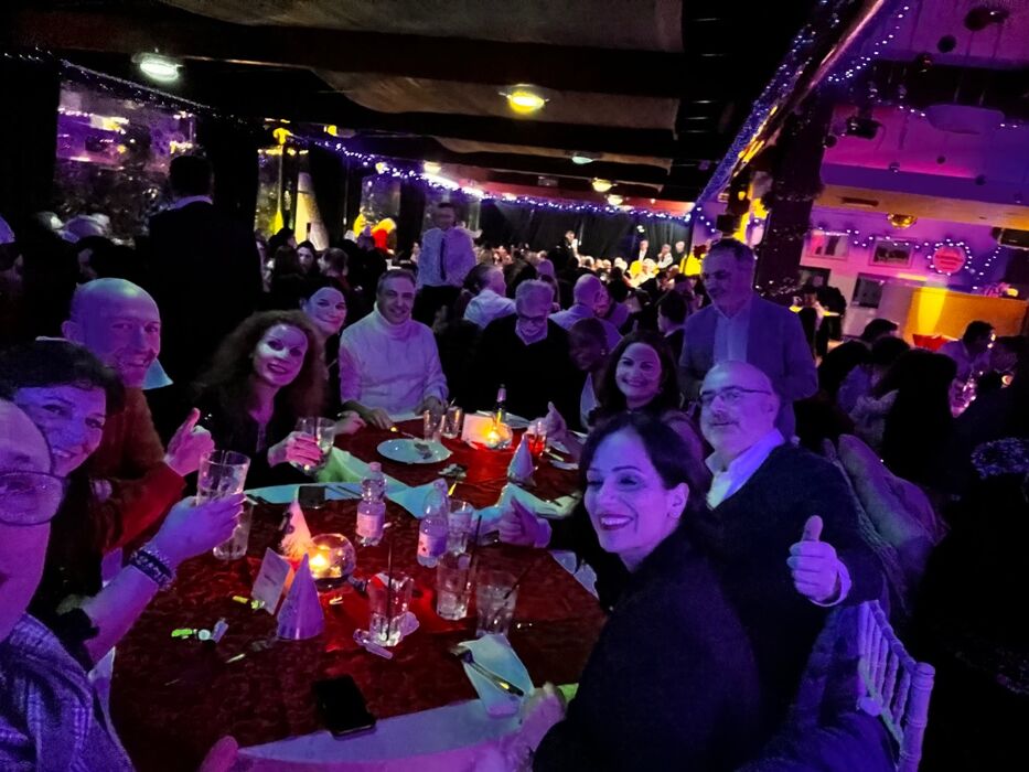 Festa dei Single: Apericena con musica e Dj set a Milano Festa dei Single: Apericena con musica e Dj set a Milano desktop picture