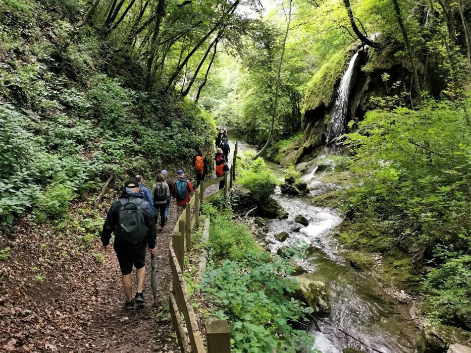 Passeggiata al Lago di Toblino con visita guidata del suo Castello Passeggiata al Lago di Toblino con visita guidata del suo Castello desktop picture