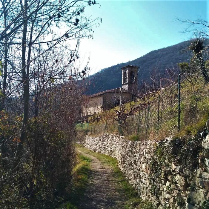 Escursione al Canto Basso: curiosità geologiche e panorami inaspettati Escursione al Canto Basso: curiosità geologiche e panorami inaspettati desktop picture