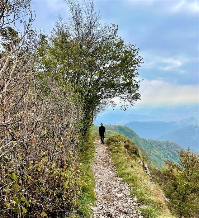 Escursione al Canto Basso: curiosità geologiche e panorami inaspettati Escursione al Canto Basso: curiosità geologiche e panorami inaspettati desktop picture