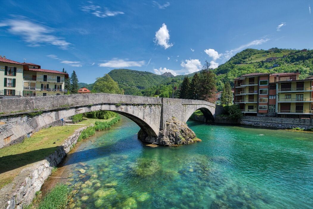 Bike Tour lungo la ciclabile della Valle Brembana Bike Tour lungo la ciclabile della Valle Brembana desktop picture