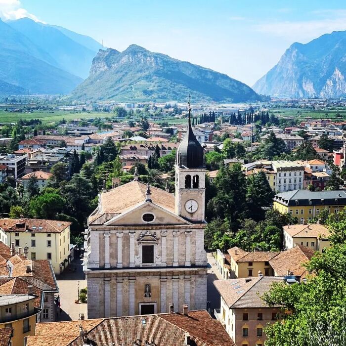 Il Castello di Arco: Trekking panoramico fra suggestioni natalizie Il Castello di Arco: Trekking panoramico fra suggestioni natalizie desktop picture