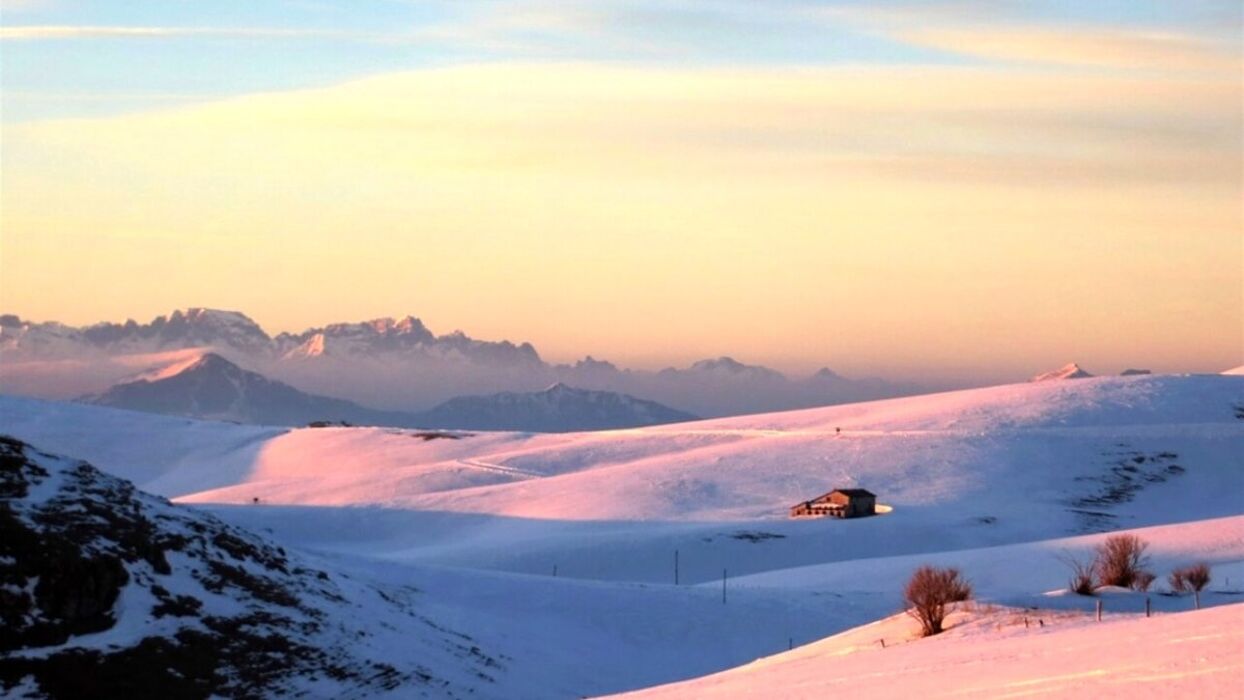 Tra sentieri e malghe: weekend in Lessinia con notte in rifugio Tra sentieri e malghe: weekend in Lessinia con notte in rifugio desktop picture