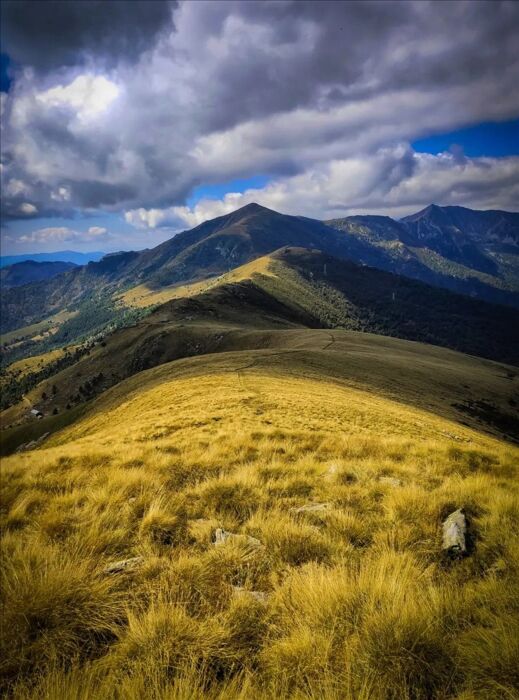 Trekking a Cima Mares: un balcone sul Canavese Trekking a Cima Mares: un balcone sul Canavese desktop picture