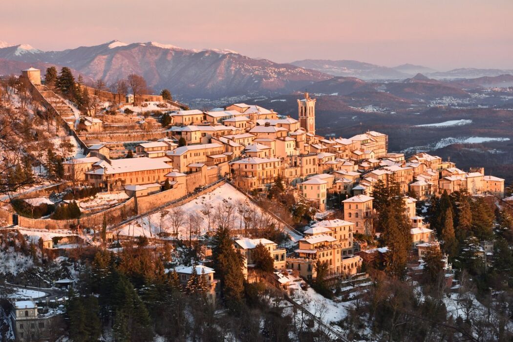 Alla scoperta del Sacro Monte di Varese Alla scoperta del Sacro Monte di Varese desktop picture