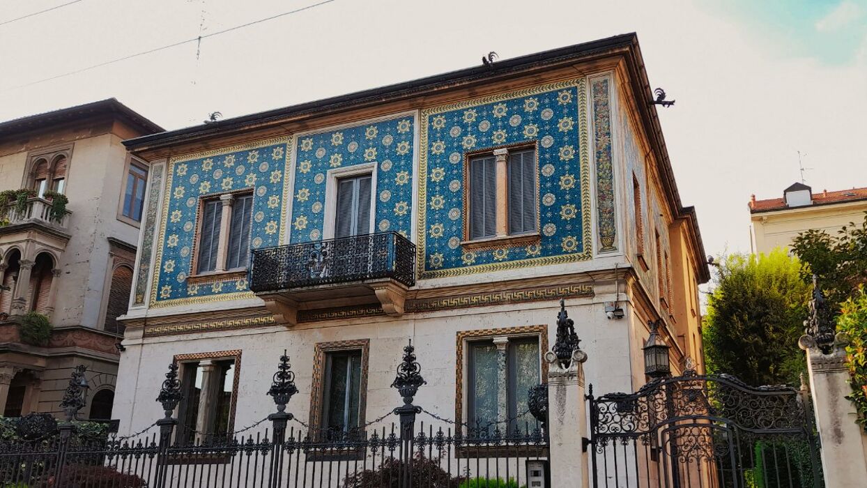 Tour Liberty e Belle Époque in corso Magenta Tour Liberty e Belle Époque in corso Magenta desktop picture