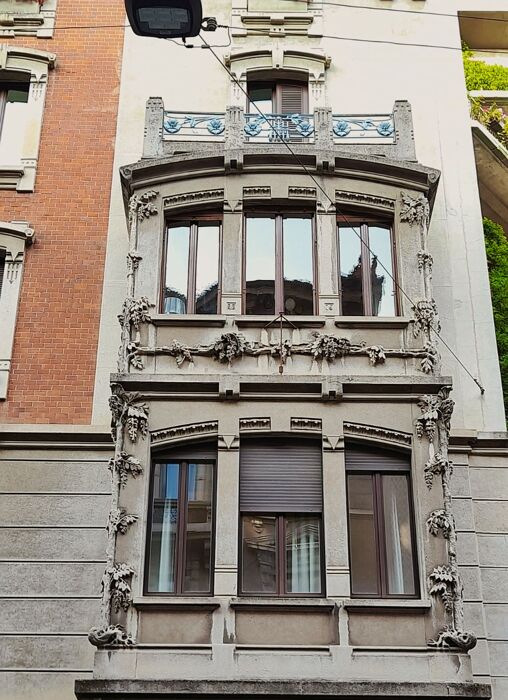 Tour Liberty e Belle Époque in corso Magenta Tour Liberty e Belle Époque in corso Magenta desktop picture