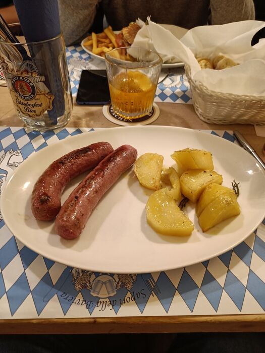 Serata natalizia in un Pub Bavarese a Bologna Serata natalizia in un Pub Bavarese a Bologna desktop picture