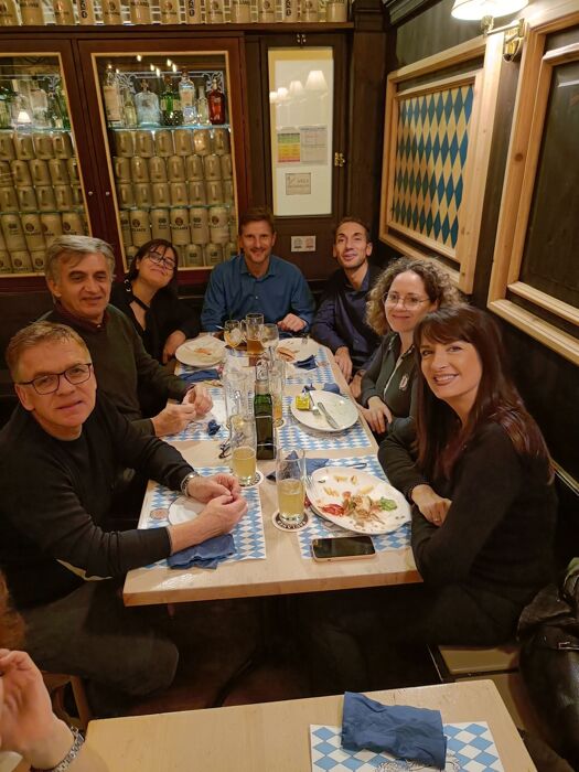 Serata natalizia in un Pub Bavarese a Bologna Serata natalizia in un Pub Bavarese a Bologna desktop picture