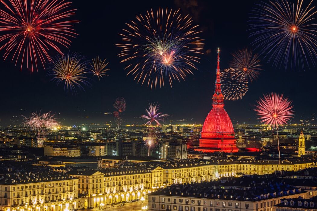 Cenone di Capodanno con Musica e Dj Set al Palavillage di Torino Cenone di Capodanno con Musica e Dj Set al Palavillage di Torino desktop picture