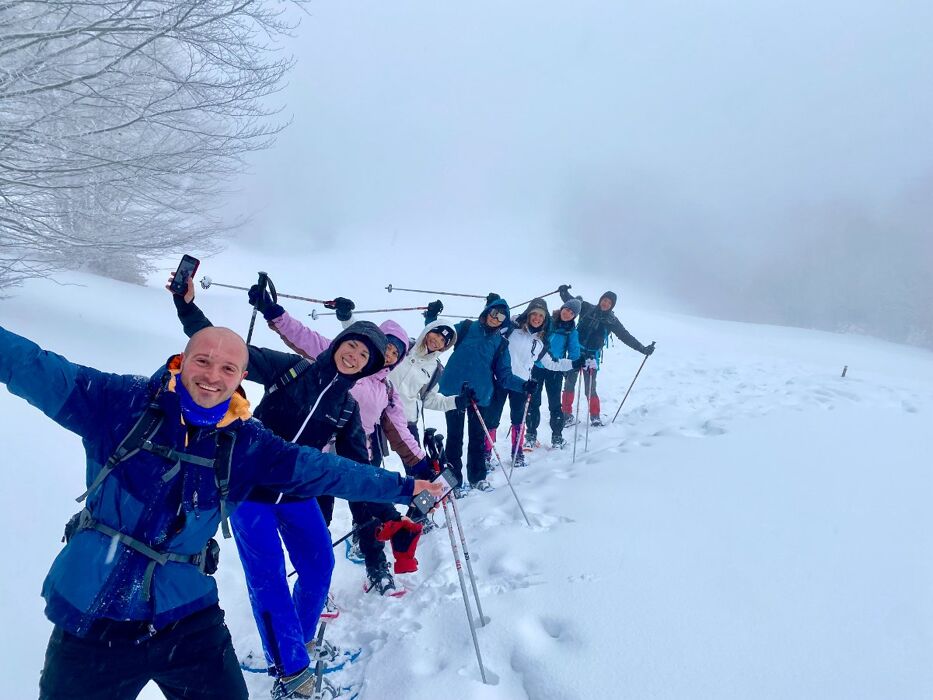 Ciaspolata ai piedi del Monte Ventasso con discesa al tramonto Ciaspolata ai piedi del Monte Ventasso con discesa al tramonto desktop picture