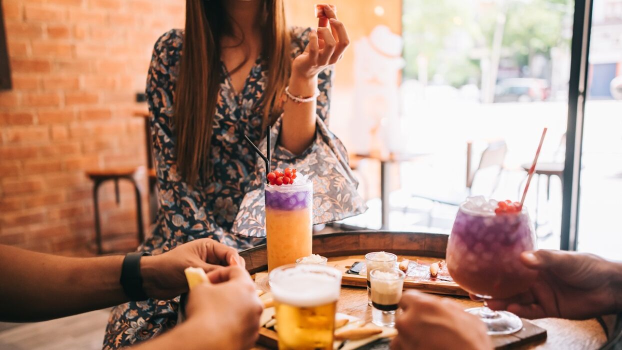 Festa della Donna: Apericena a Brescia Festa della Donna: Apericena a Brescia desktop picture