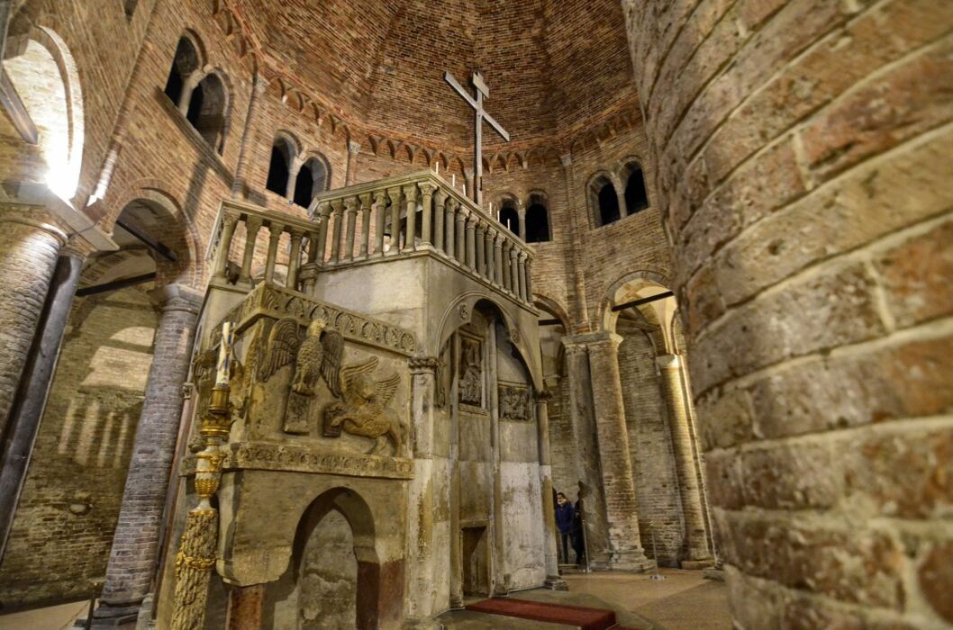 Tour guidato nella storia di Bologna: dai Cavalieri ai Mercanti di seta Tour guidato nella storia di Bologna: dai Cavalieri ai Mercanti di seta desktop picture